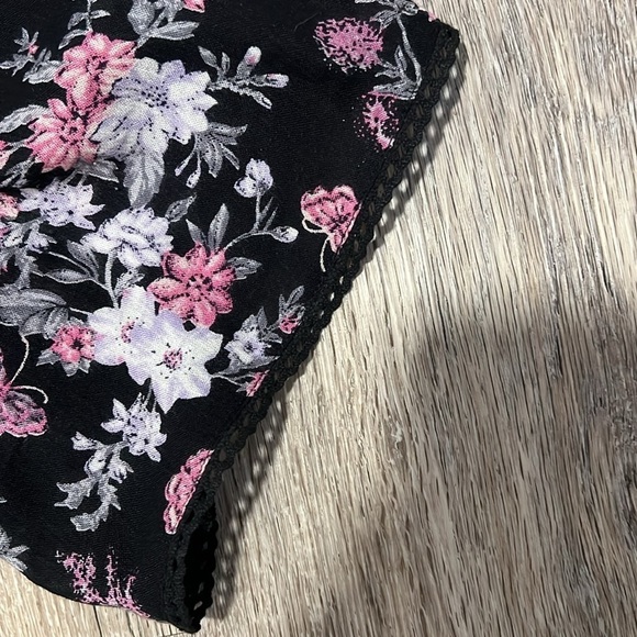 Papa Vancouver Floral Tunic Top​​​​ - Picture 7 of 15